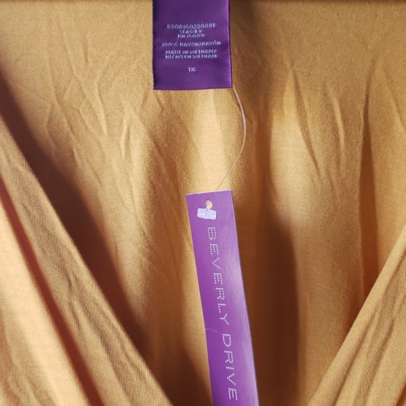 Tunic - Picture 3 of 5